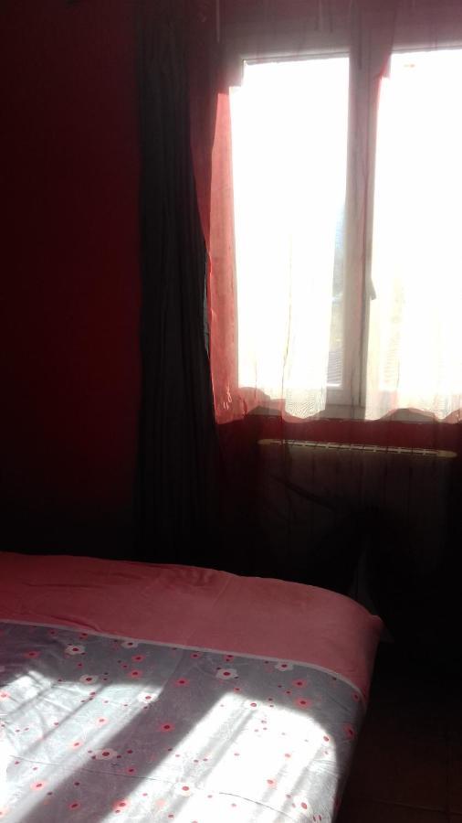 Le Petit Coin Tranquille Bed and Breakfast Signes Exteriör bild