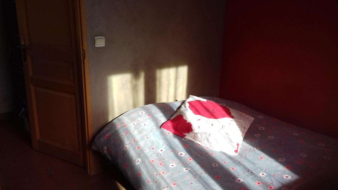 Le Petit Coin Tranquille Bed and Breakfast Signes Exteriör bild